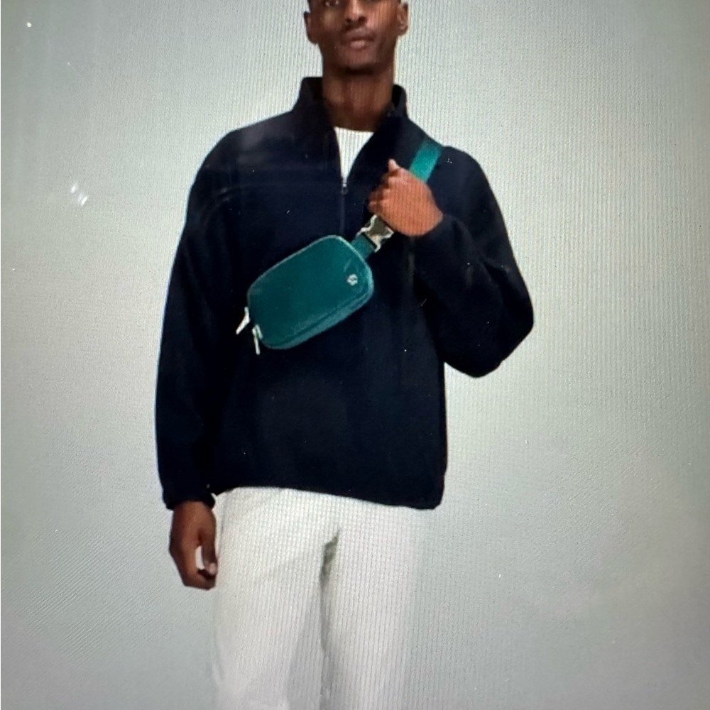 Lululemon Everywhere Belt Bag green jasper/gold in velour 1L - Picture 11 of 12